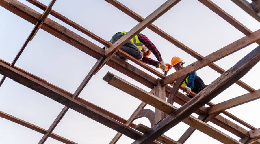 Professional gutter cleaning services in Reese, MI